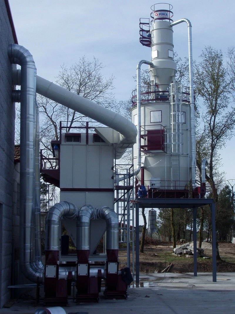 Silos de almacenamiento llenados por transporte neumático de material mediante microjet